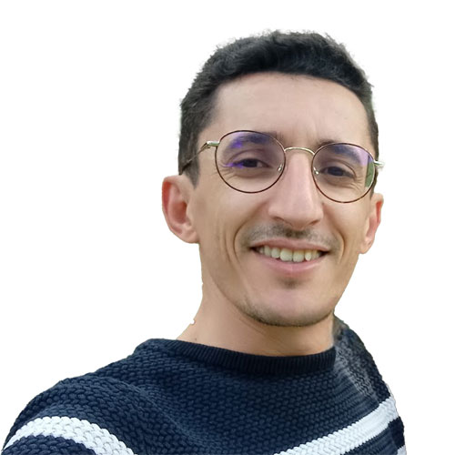 Oussama, technicien monteur informatique